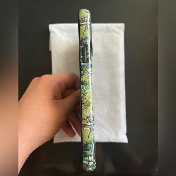 Stringberry iPhone 13 Pro Max Tough Case - Picture 2 of 4